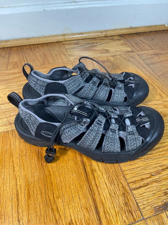 KEEN Sandals Mens 10.5 Black Newport H2 Waterproof Hiking Sport 1029063 Grey main image 4